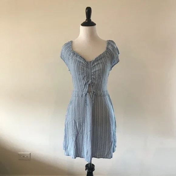 Aeropostale Blue and White Striped Keyhole Smocked Mini Dress - Size Large - Picture 3 of 13
